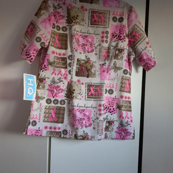 HQ scrub top size medium NWT - Picture 7 of 7